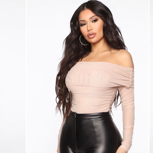 Tops - Brand New never worn off the shoulder ruched body suit